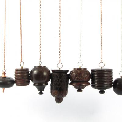 Pendule en Bois de Rose Témoin avec sa pierre