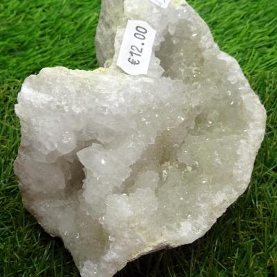 Géode  Cristal de Roche (13) 444 g
