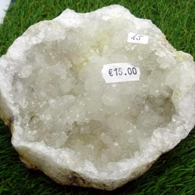 Géode  Cristal de Roche (15) 517 g