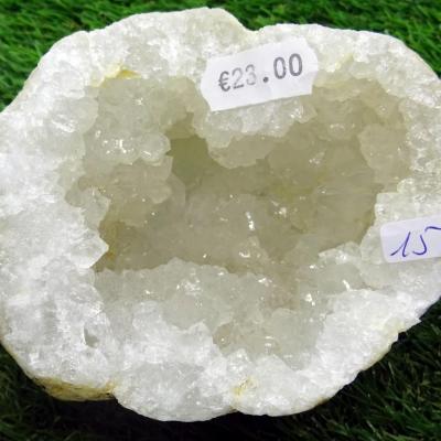 Géode  Cristal de Roche (15) 633 g