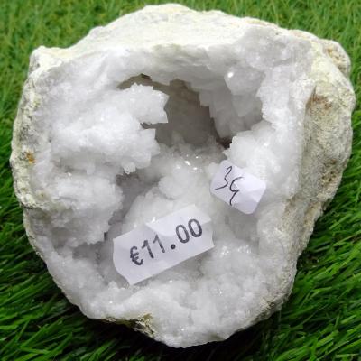 Géode  Cristal de Roche (34) 563 g