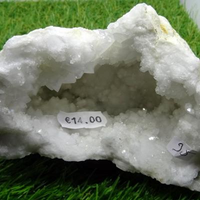 Géode  Cristal de Roche (35) 543 g