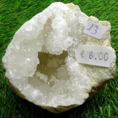 Géode  Cristal de Roche (13) 409 g