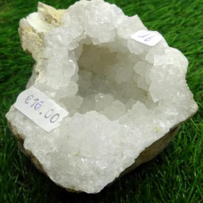 Géode  Cristal de Roche (16) 670 g
