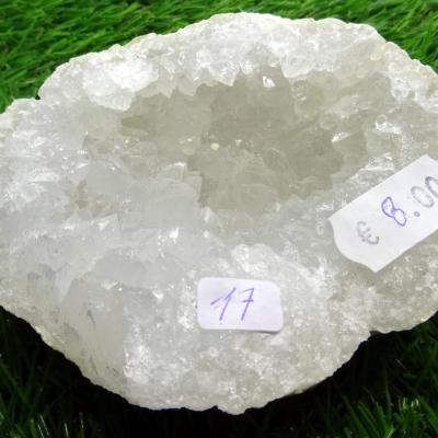 Géode  Cristal de Roche (17) 270 g