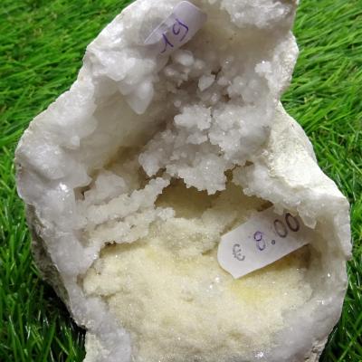 Géode  Cristal de Roche (19) 285 g
