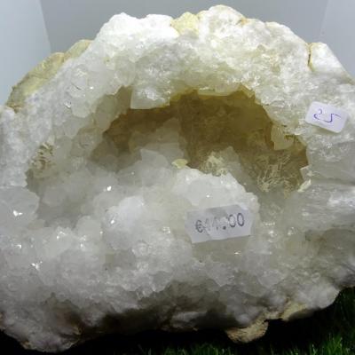 Géode  Cristal de Roche (25) 2.315 kg