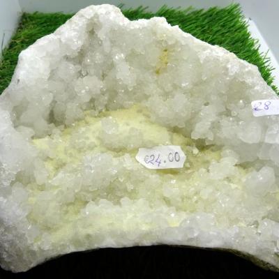 Géode  Cristal de Roche (28) 919 g