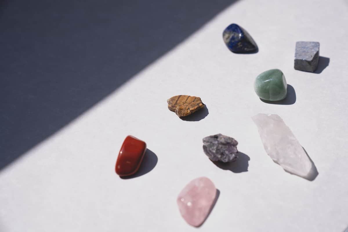 Lapis Lazuli bienfaits : vertus physiques, psychiques et énergétiques